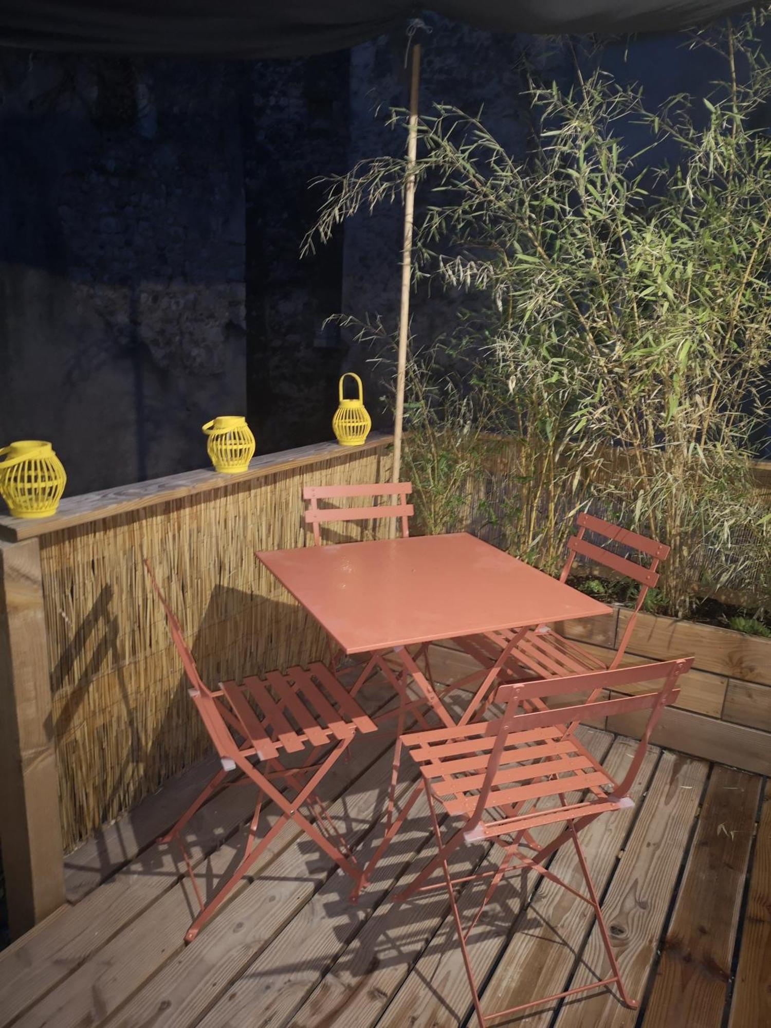 Maison De Village Meublee Avec Terrasse Donzère Quarto foto